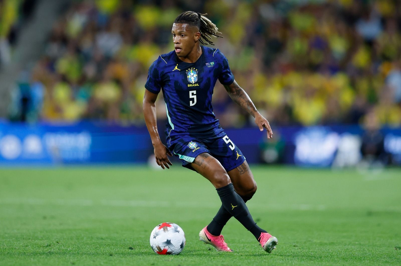 Protagonista do Botafogo, Danilo ganha destaque também na Seleção