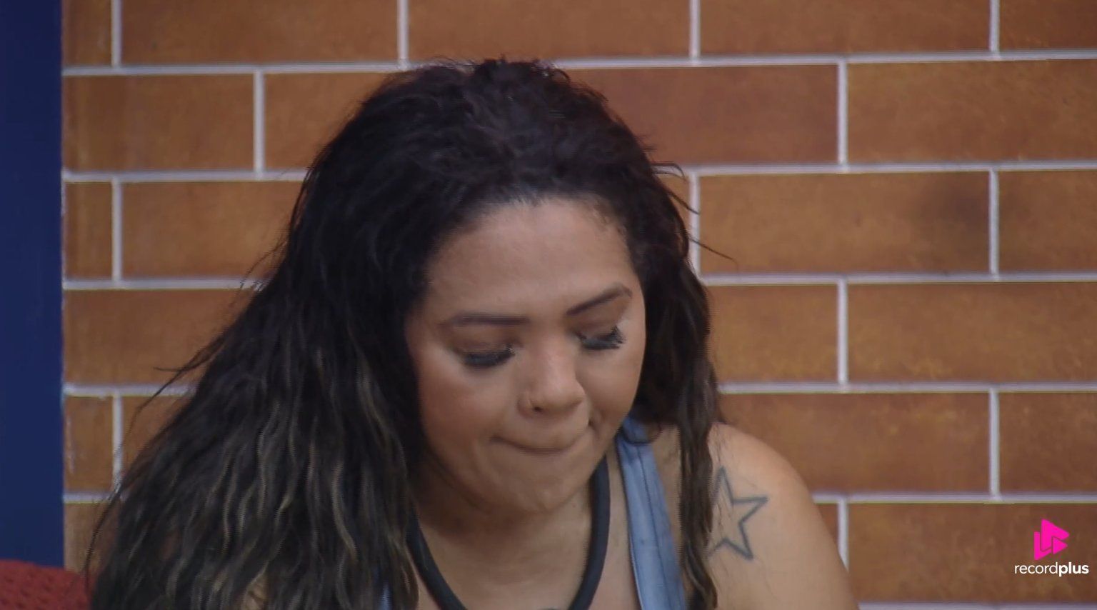A Fazenda 18: Darlin volta a falar em desistência após nova briga com Giovanna