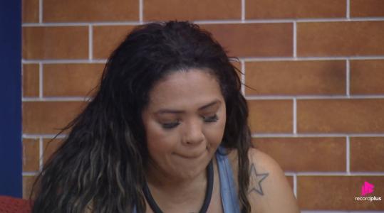 Darlin chora após nova briga com Giovanna