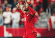 Canadá vence Chile em amistoso em Toronto com duas expulsões