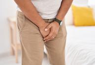 Dor no testículo não é normal: urologista explica possíveis causas