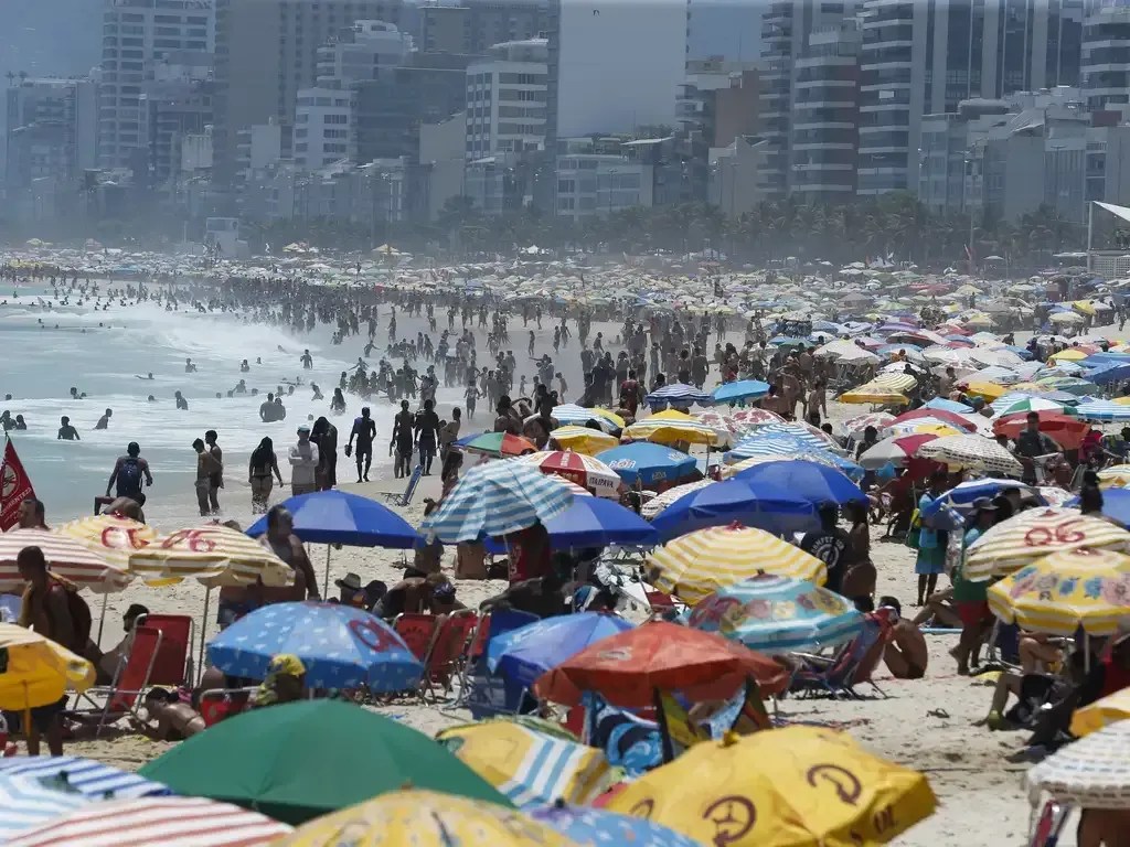 Feriados 2026: três são prolongados, um cai domingo e ainda há pontos facultativos