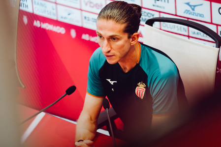 Filipe Luís em entrevista coletiva como técnico do Monaco