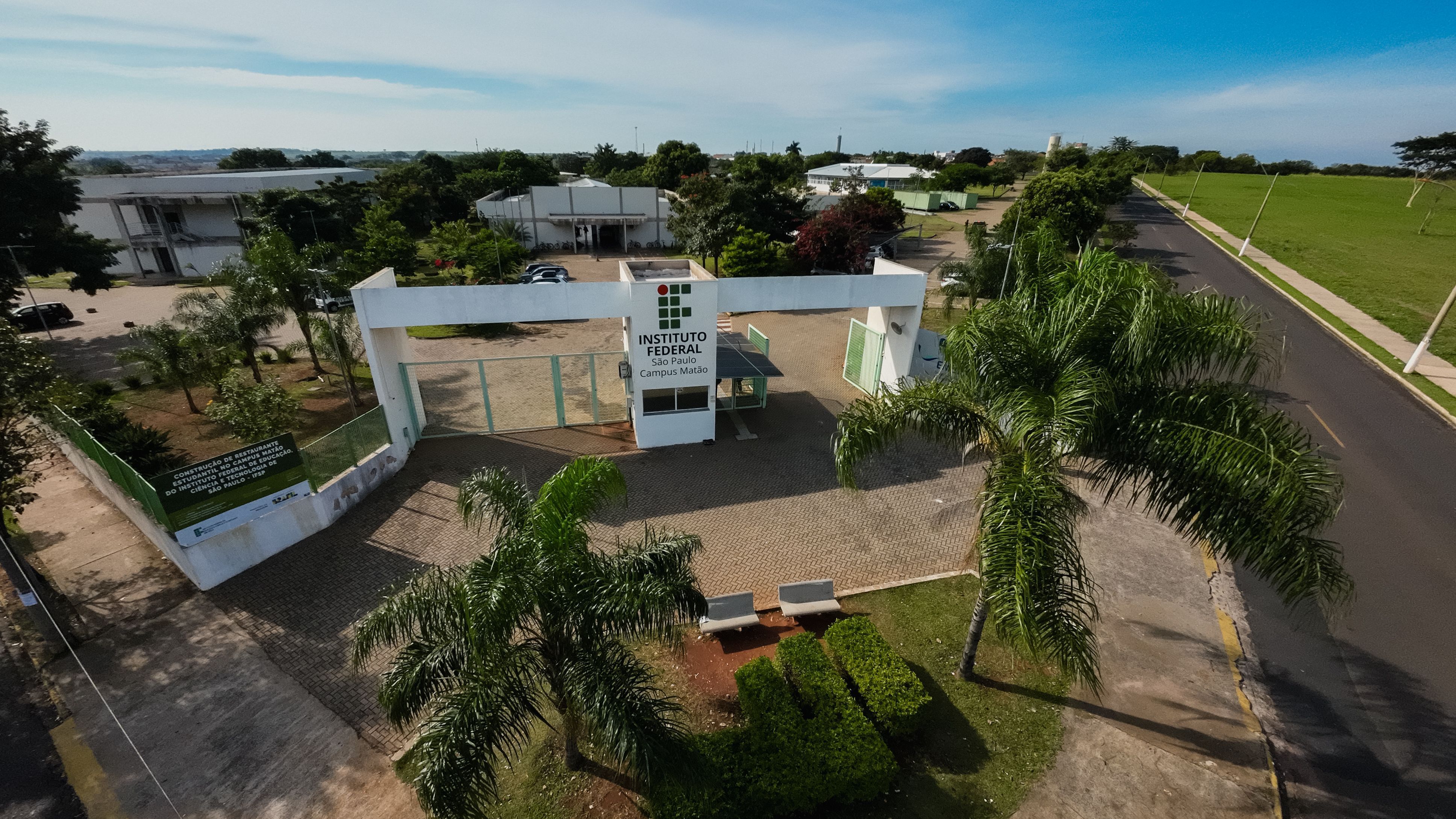 IFSP abre concurso com 45 vagas para professores e salários de até R$ 13,7 mil
