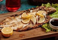 Filé de peixe assado é opção leve e prática para o almoço de domingo