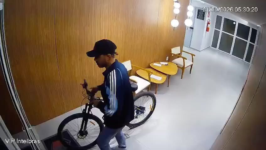 Vídeo: prédio na Pampulha é invadido duas vezes pelo mesmo ladrão em menos de 24h