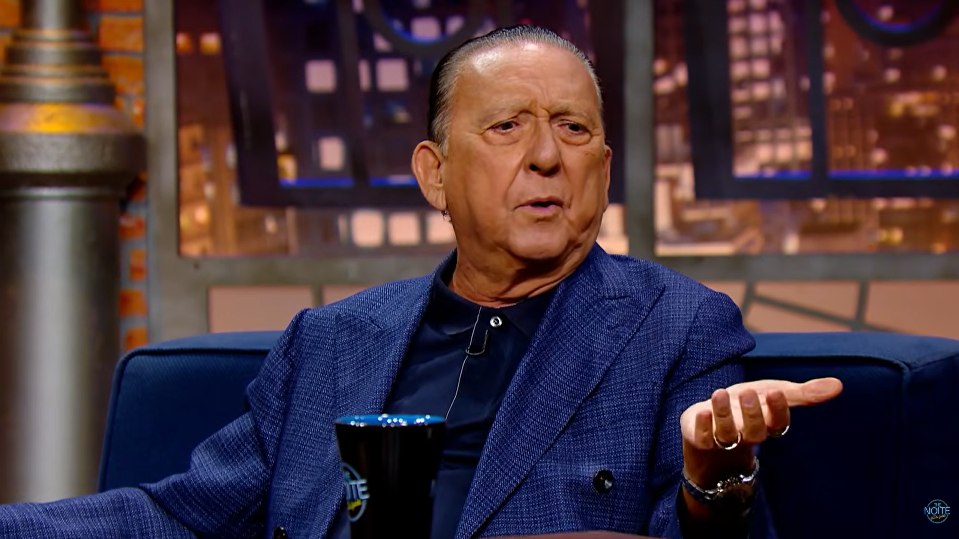 Galvão Bueno não descarta narrar a Copa de 2030: 'Se eu estiver inteiro'