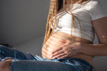 Gravidez na adolescência: médica explica como prevenir e opções de métodos contraceptivos