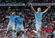 Premier League: com um a menos e gol ‘polêmico’, City vence clássico contra o United