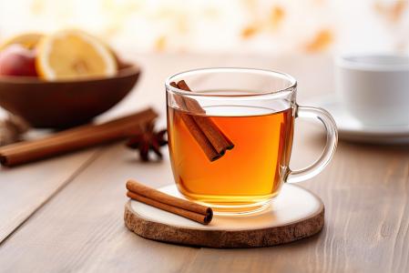 Canela pode ser usada para aromatizar a água e outras bebidas sem necessidade de adicionar açúcar.