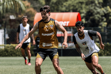 Bobadilla treina com elenco do São Paulo