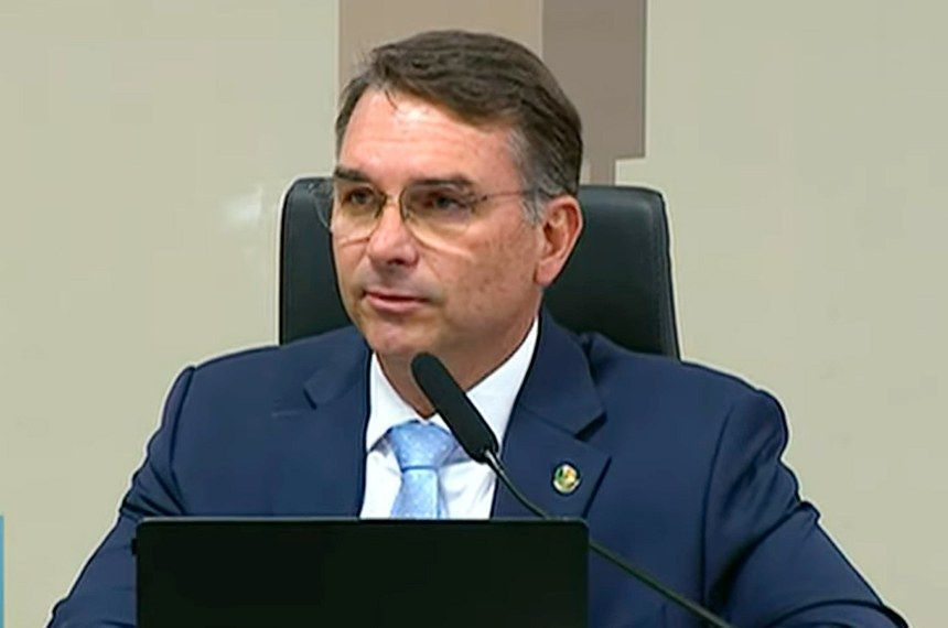 Flávio Bolsonaro terá reunião no Senado antes de viagem ao Rio Grande do Sul