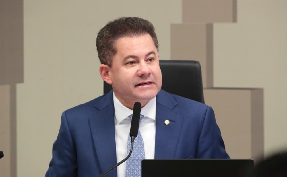 Alvo da PF, Cezinha foi elo entre Vorcaro e Mendonça