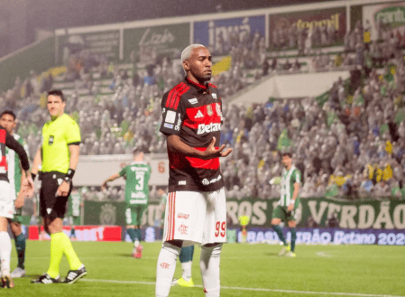 Lorran celebra gol pelo Flamengo em 2026