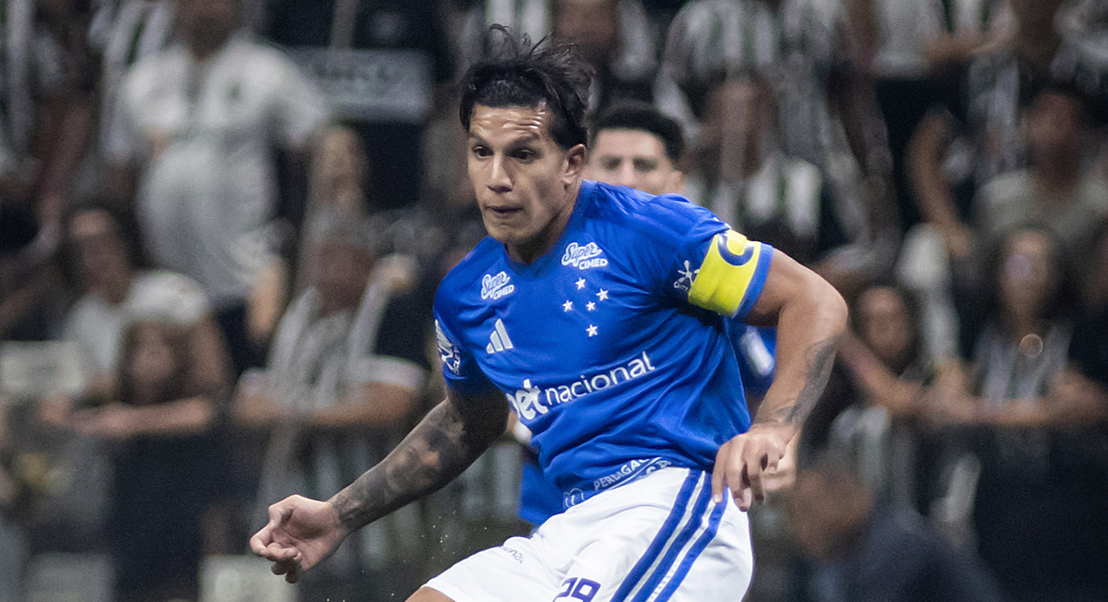 Capitão do Cruzeiro rebate Fred, do Atlético, sobre pênalti em Kaio Jorge: 'Muito claro'