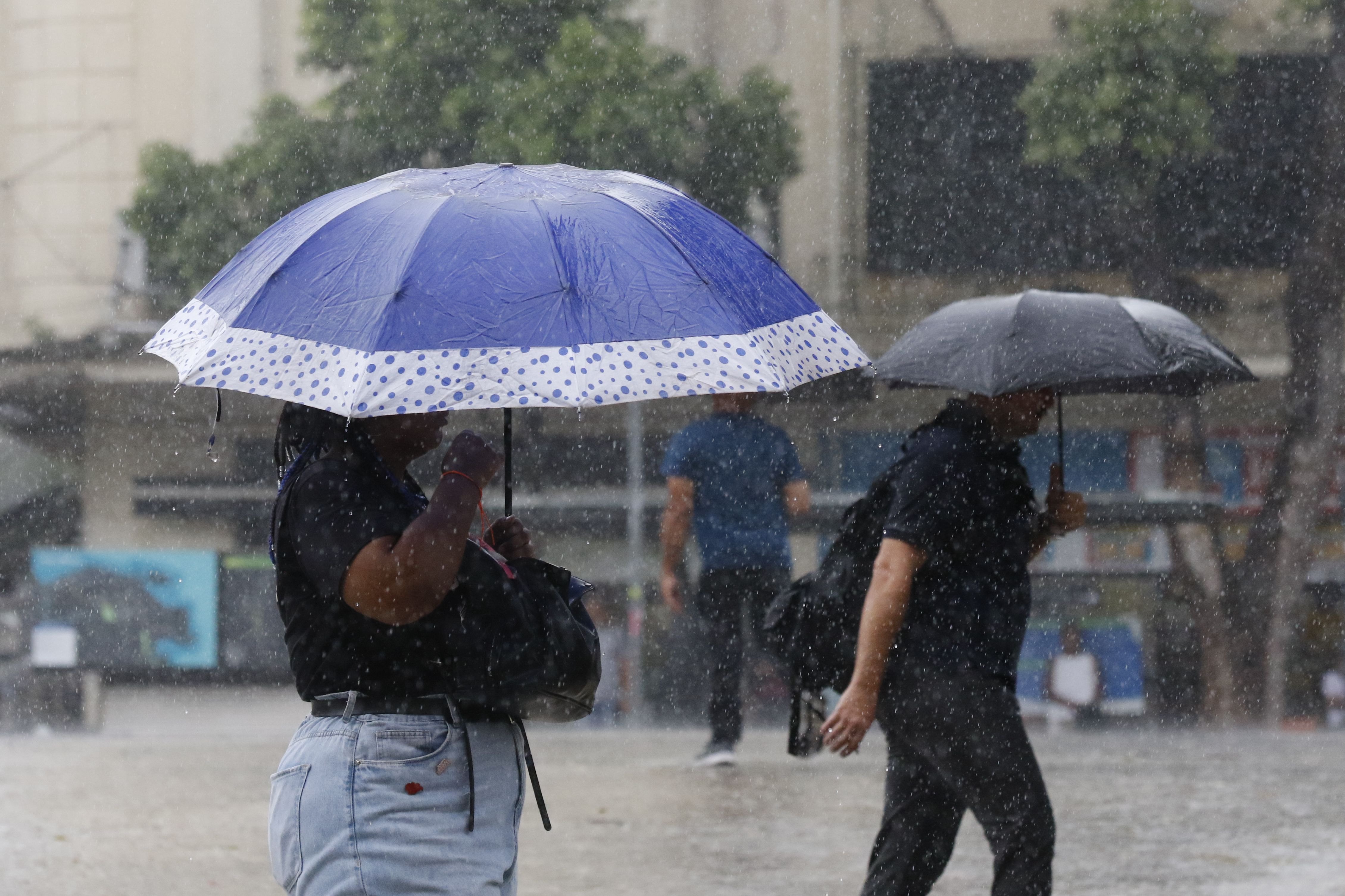 Tempestade e granizo em MG: veja lista das 564 cidades sob alerta neste sábado (5)