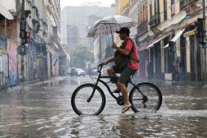 Rio de Janeiro tem alerta de tempestade e granizo para domingo de votação; veja lista