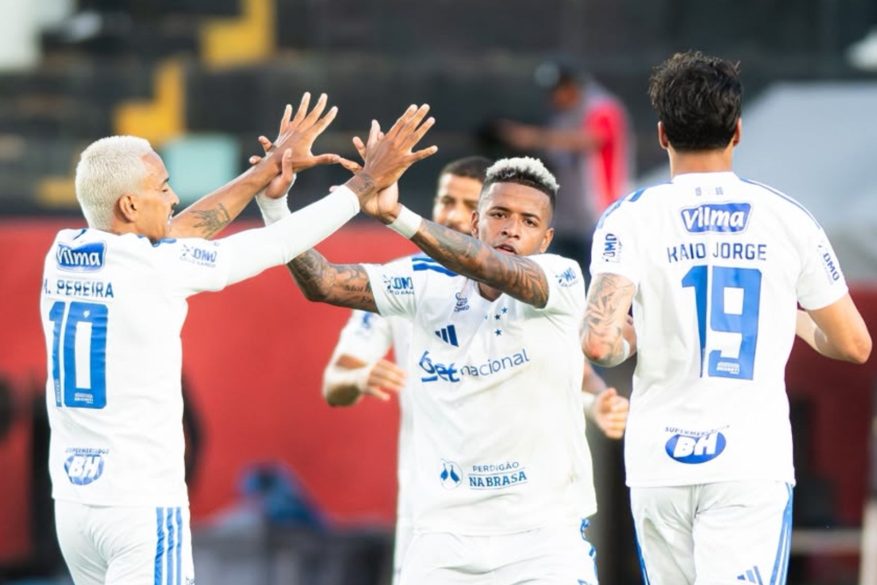 Atacante do Cruzeiro lidera participações em gols entre os jogadores sub-20 em 2026