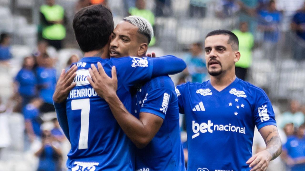 Cruzeiro vence Athletico-PR com show de Matheus Pereira
