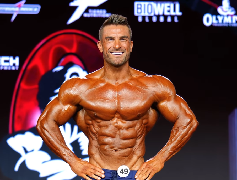 Ryan Terry lidera prévias e brasileiros se destacam da Men's Physique no Mr. Olympia
