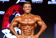 Ryan Terry lidera prévias e brasileiros se destacam da Men's Physique no Mr. Olympia