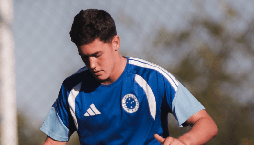 Andrej Nikolic em treino pelo Cruzeiro em 2026