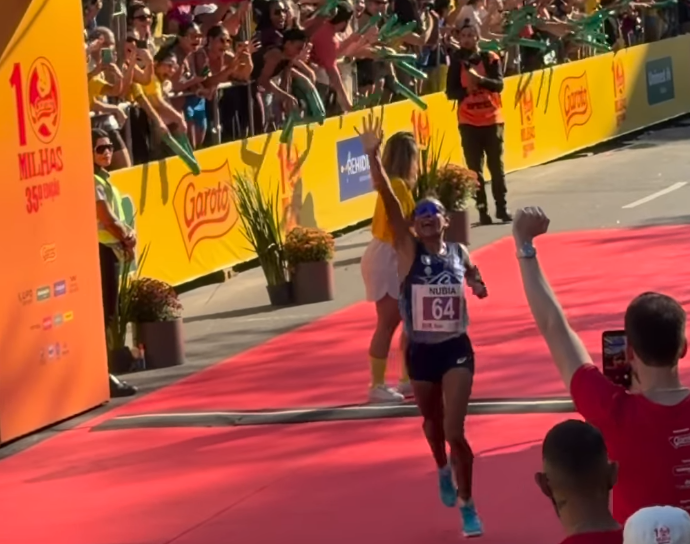 Núbia de Oliveira consolida melhor fase da carreira e é bicampeã de prova no ES