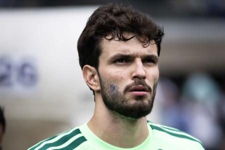 Otávio em ação pelo Cruzeiro na temporada 2026