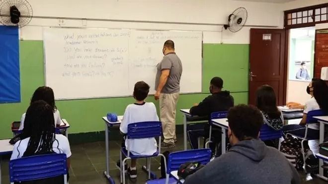 Governo de Minas nomeia 1.336 aprovados em concurso público da Educação Estadual