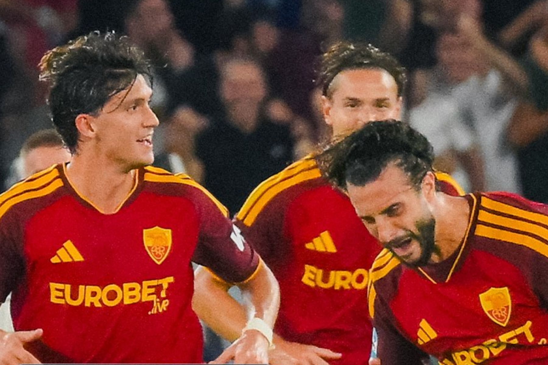 'Cria' do Cruzeiro marca, mas Roma vence de virada com gol nos acréscimos