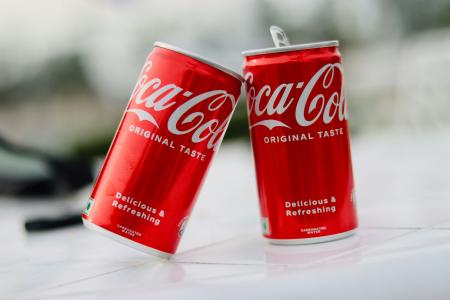 Latas de Coca-Cola