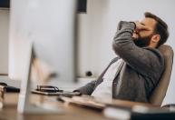 Saúde mental no trabalho: psicóloga explica quando o estresse vira sinal de alerta