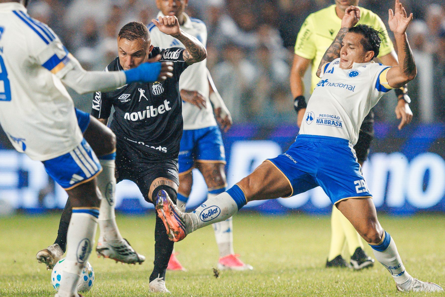 Setor defensivo se fragiliza, e Cruzeiro tentará evitar 11º jogo seguido com gol sofrido