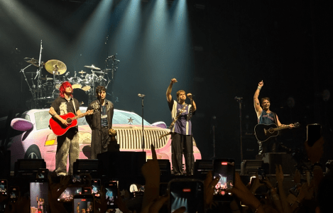 Banda australiana 5 Seconds of Summer durante show no Arena Hall, em Belo Horizonte