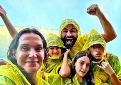 Thiago Lacerda, a ex-esposa e os filhos • Reprodução