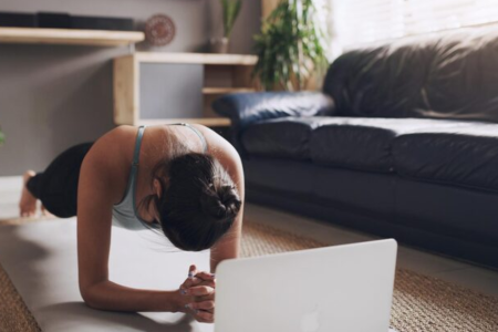 Treino de força em casa: como ganhar músculos sem equipamentos de academia