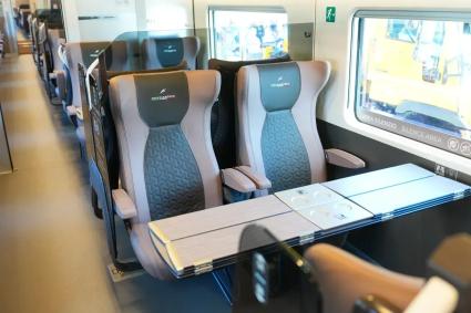 Trem Frecciarossa tem 200 metros de comprimento, oito vagões e 462 assentos