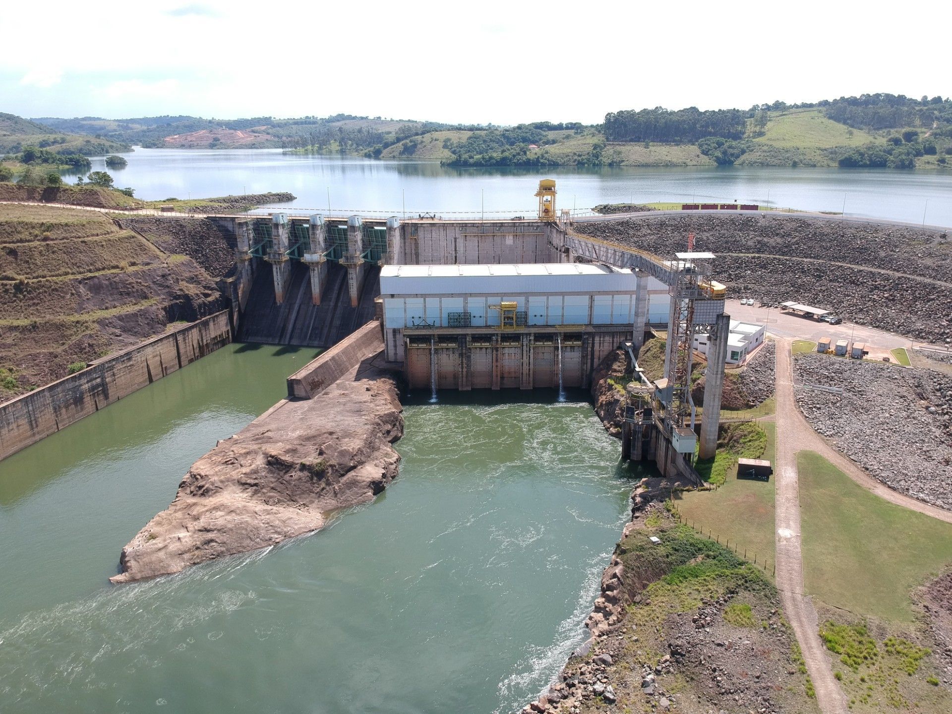 Via sobre a barragem da Usina Hidrelétrica Funil será interditada nos dias 28 de setembro e 2 de outubro