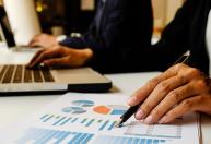 Investir em Tesouro Direto vale a pena? Entenda como funciona e qual título escolher