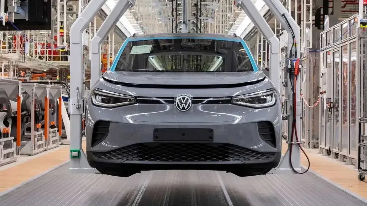Volkswagen vai cortar 50 mil empregos e pode acabar com marca tradicional