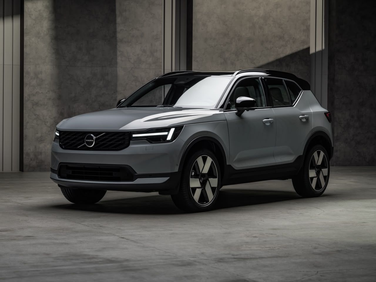 Volvo XC40 híbrido voltará ao Brasil em 2027 com visual renovado