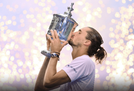 Alexander Zverev com troféu de campeão do US Open