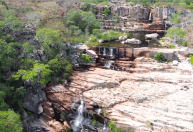 Conheça a cachoeira com borda infinita em Santana do Pirapama