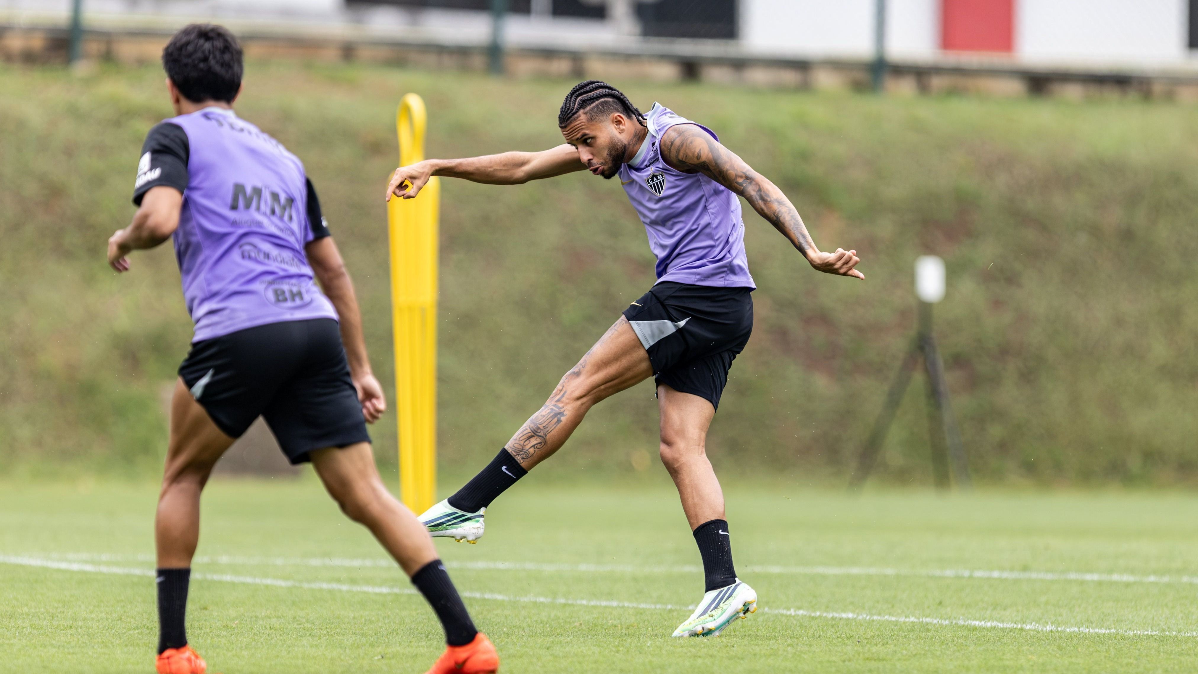 Escalação do Atlético: Barba usará 'mistão' para duelo com Coritiba pelo Brasileiro