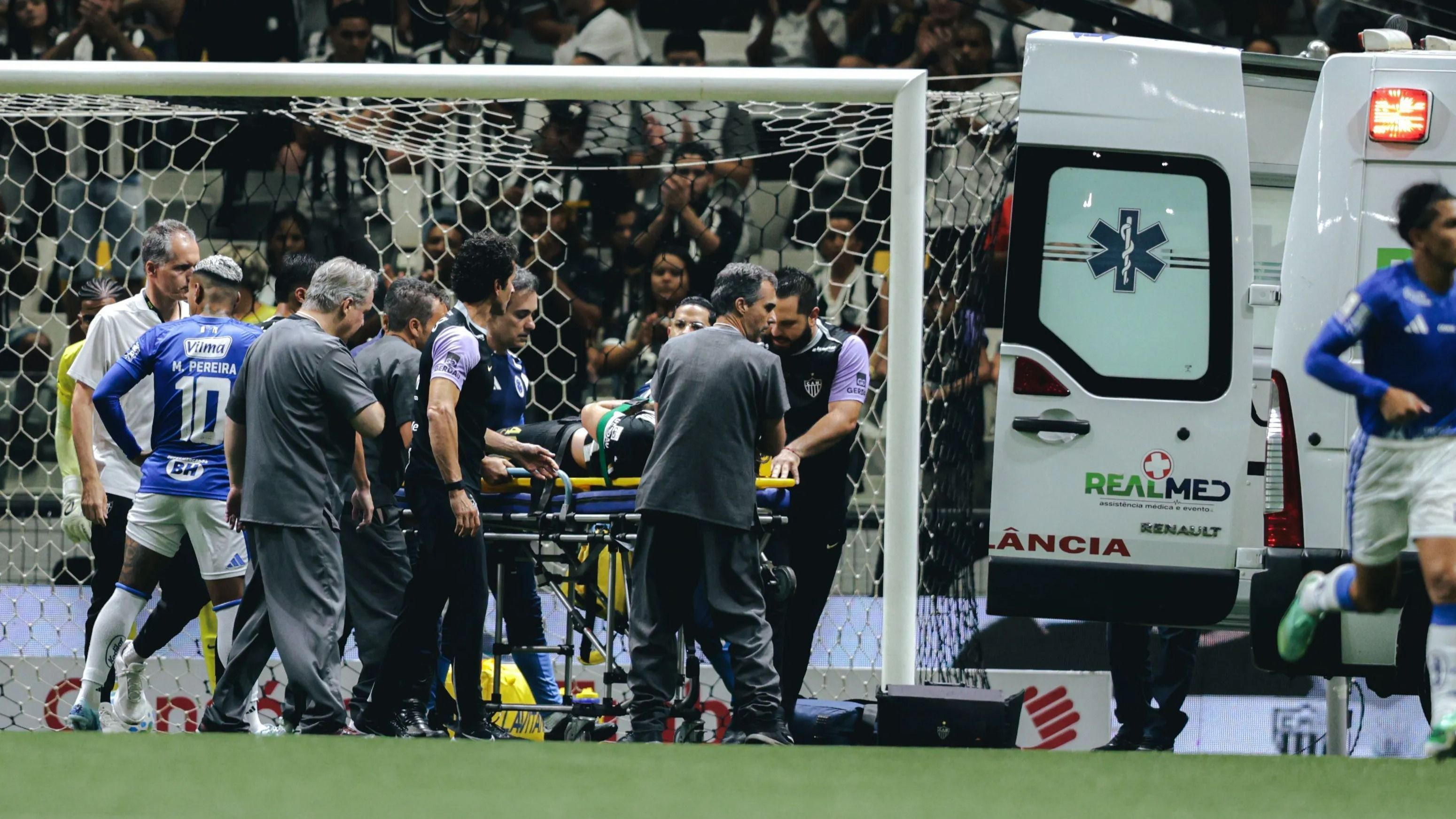 Fora da semifinal? Atlético atualiza situações de Vitão e Reinier