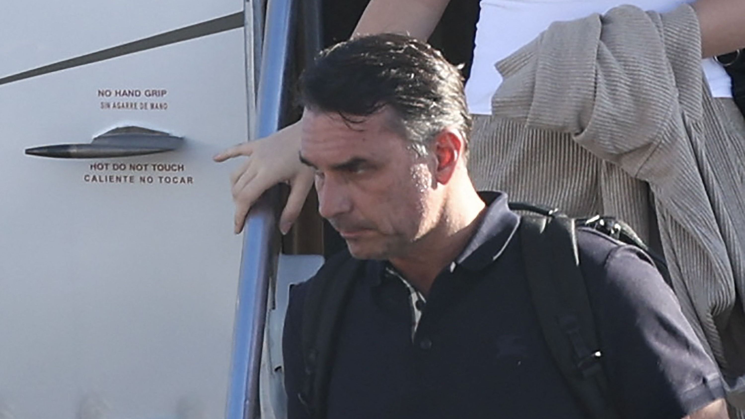 Após se declarar 'o verdadeiro presidente do Brasil', Flávio recua e troca expressão por 'líder'