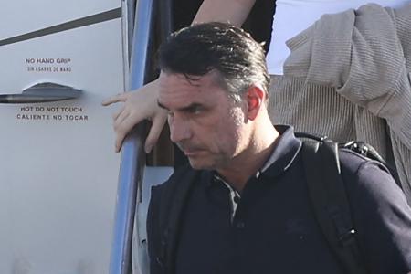 Após se declarar 'o verdadeiro presidente do Brasil', Flávio recua e troca expressão por 'líder'