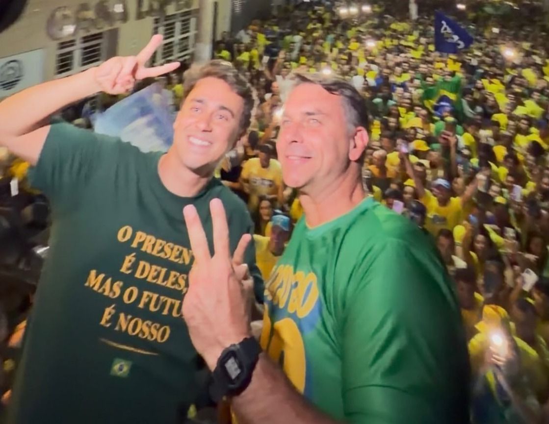 Nikolas e Flávio realizam ato em Capelinha e reforçam discurso da segurança pública