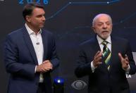 Após Flávio pregar fim da saidinha, Lula questiona promessa do concorrente de dar indulto ao pai, Bolsonaro