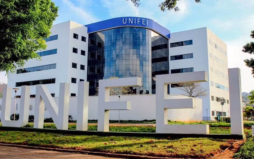 Fachada ou entrada do campus da UNIFEI em Itajubá.
